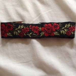 Rose Choker